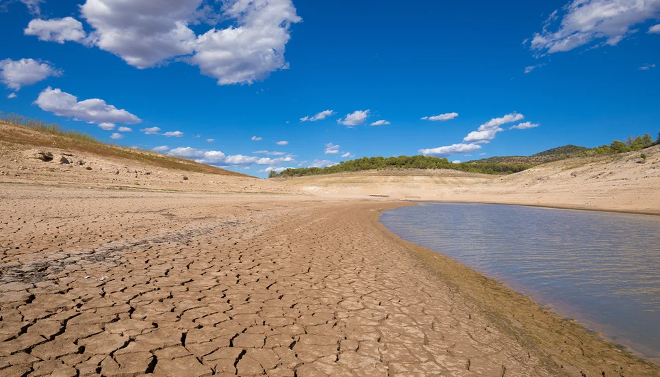 Image accompanying: Beyond drought: poor water quality will worsen global scarcity and competition for water resources