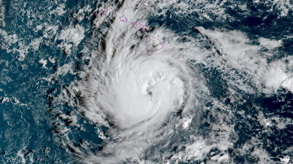 Image accompanying: Nolo to bring flood, surf, and wind to Hawaii; Gonzalo develops in the Atlantic
