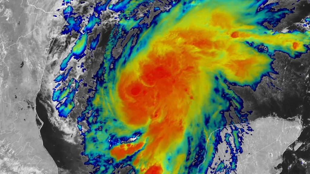 Image accompanying: Strengthening Isaias expected to hit the U.S. Gulf coast Friday as a hurricane