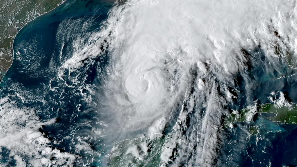 Image accompanying: Hurricane Isaias steadily intensifying over record-warm Gulf waters
