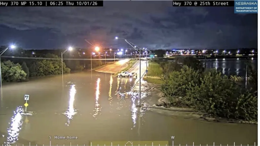 Image accompanying: Tropical moisture, stalled front fueling flood threat across the Central Plains