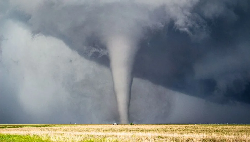 Image accompanying: One million dollars to answer a major meteorological question: when does a supercell produce a tornado?